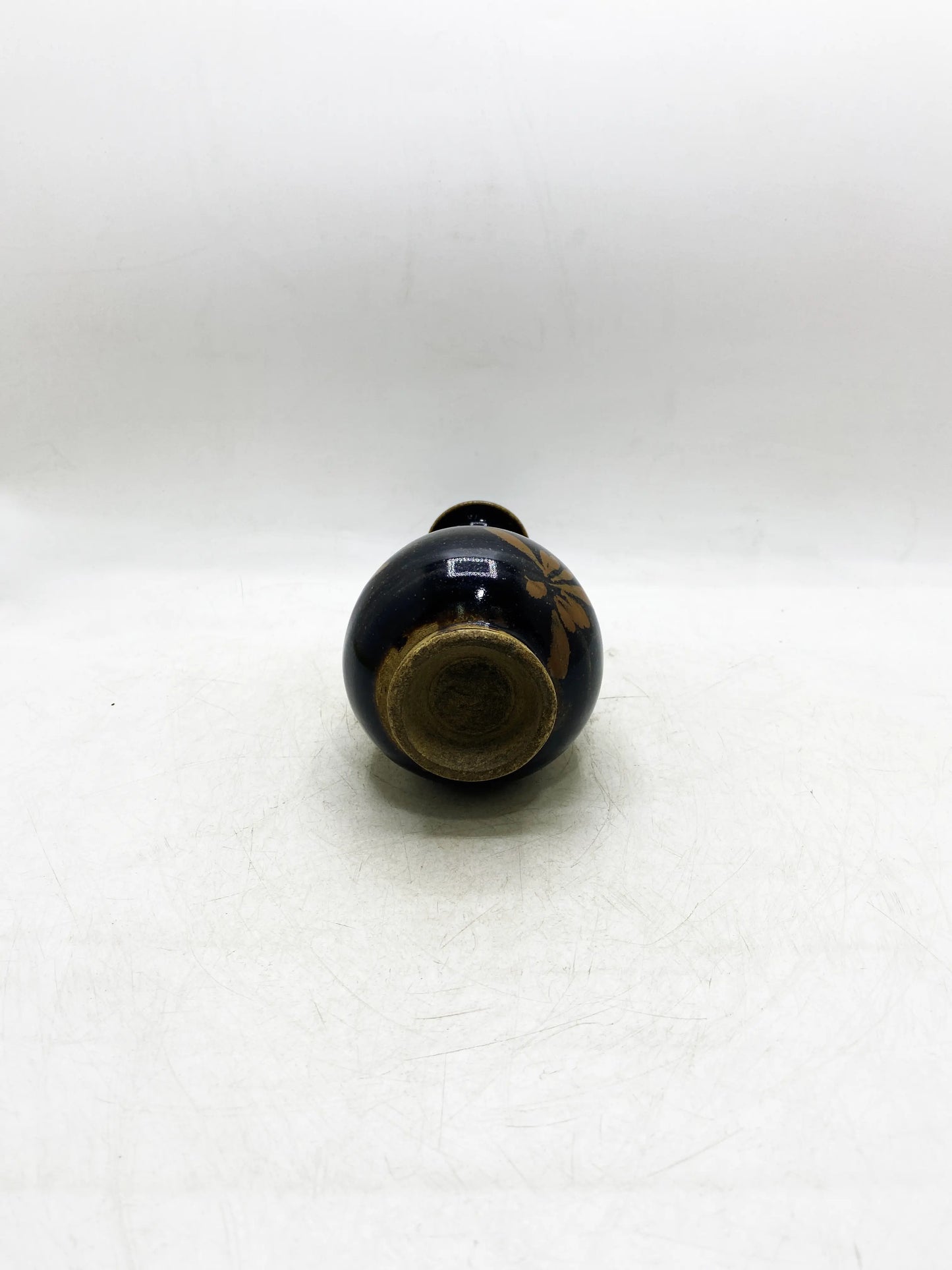 清代吉蘭釉茶彩菊玉虎春花瓶