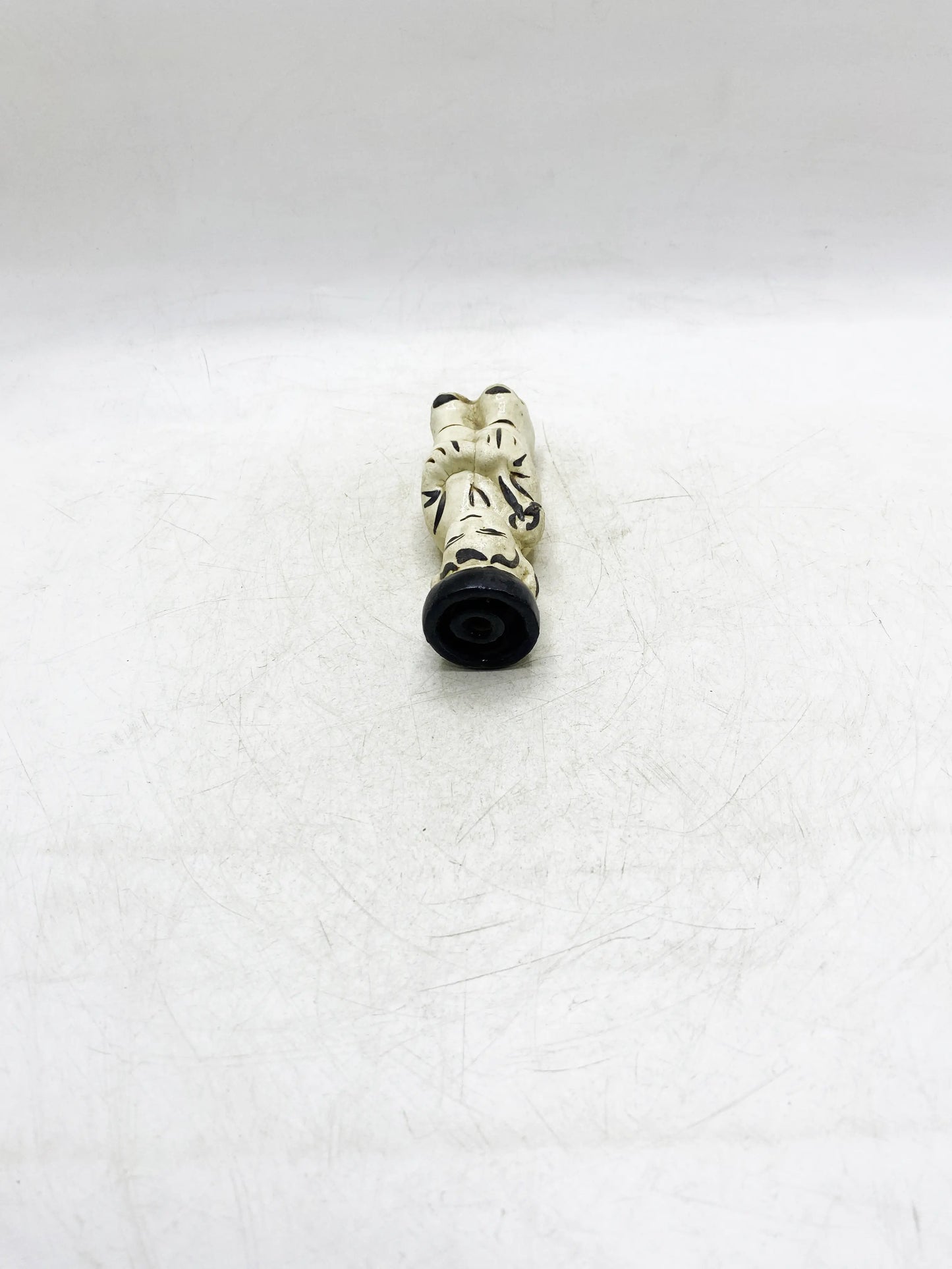 清代白釉黒彩人物形燭台