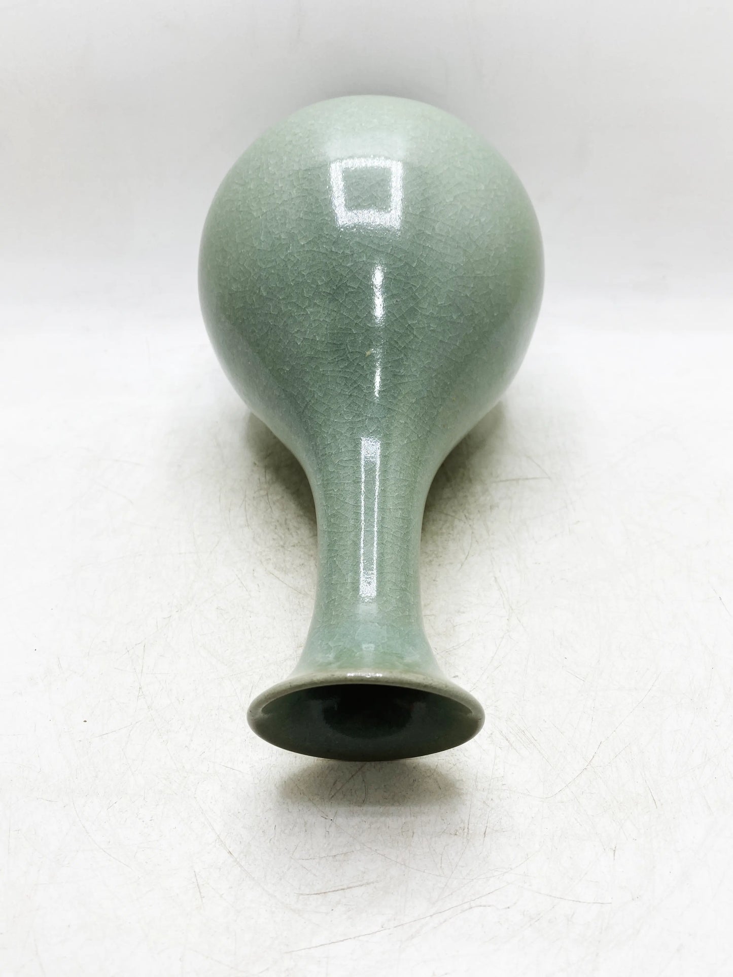 清代青磁釉ひび割れ玉虎春花瓶