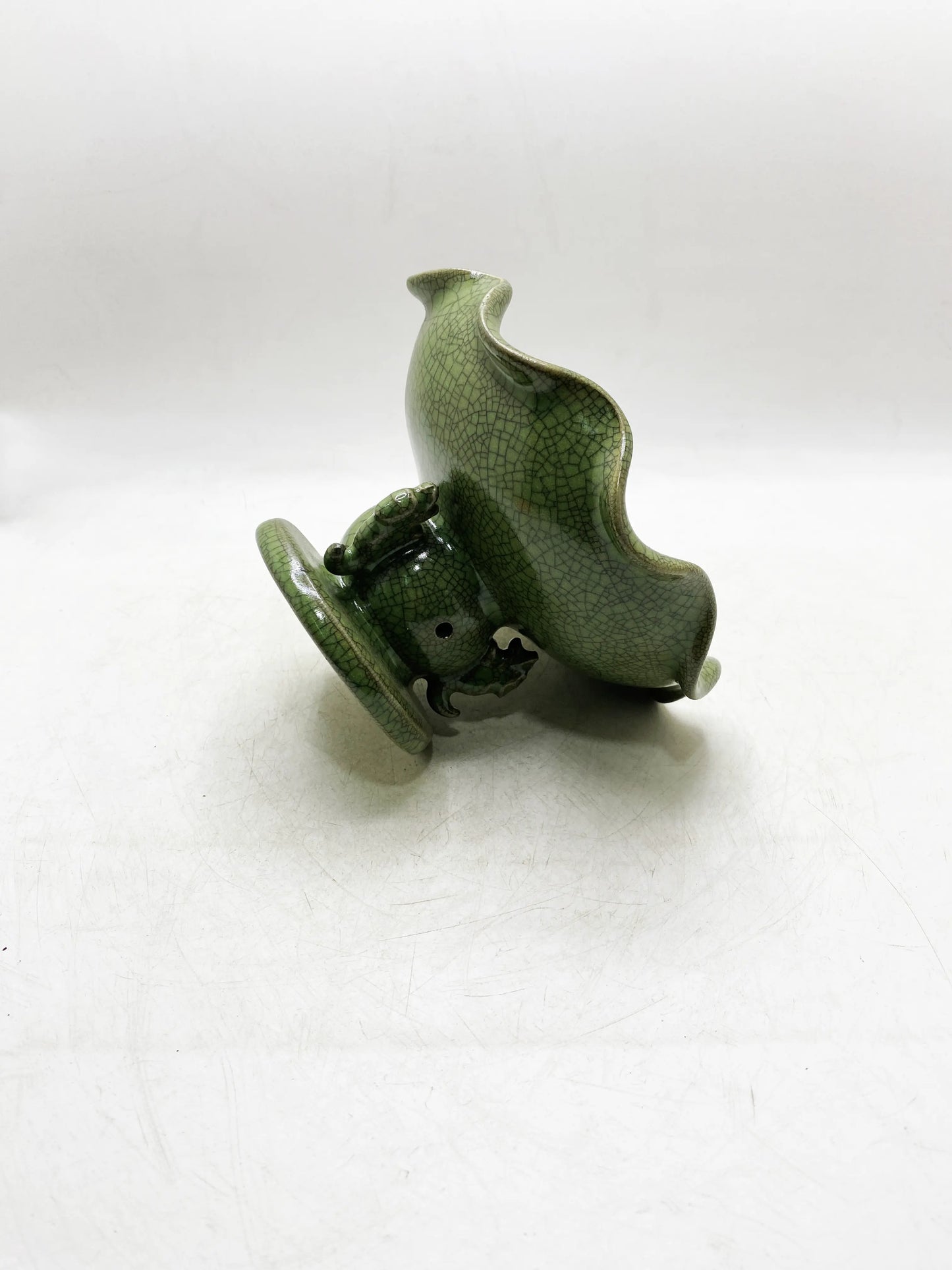 清代緑釉ひび割れ花口脚皿