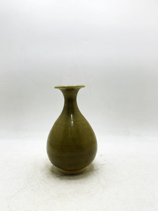 Ming Dynasty Yaozhou Kiln Celadon Yuhuchun Vase