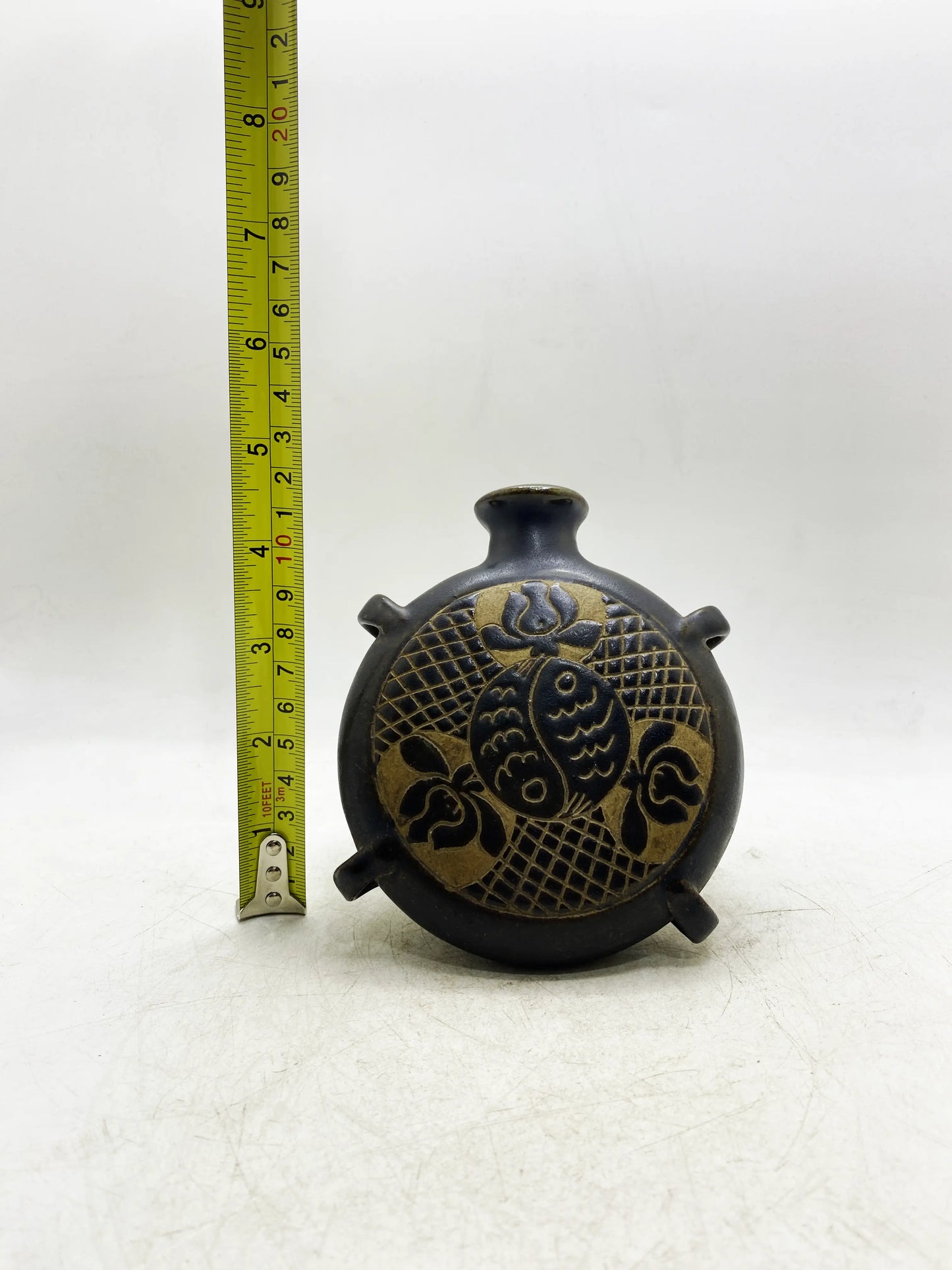 Flache Doppelfischflasche aus der Qing-Dynastie mit schwarzer Glasur und brauner Bemalung