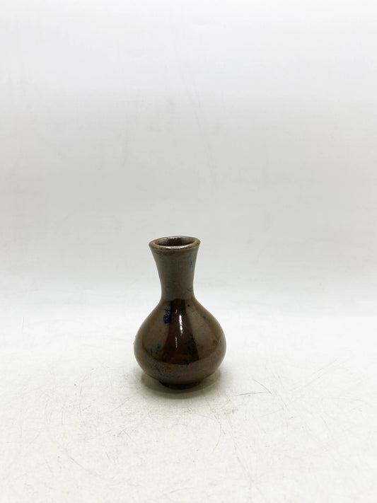 Ming Dynasty Sauce-Glaze Kiln-Transformed Small Vase