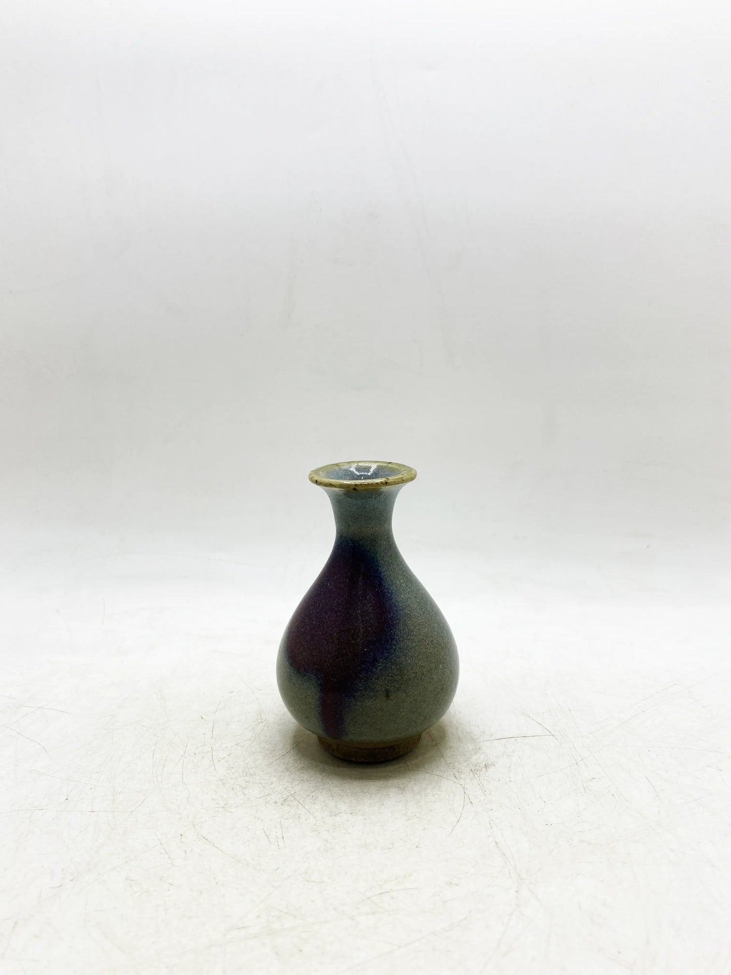 Yuhuchun-Vase aus der Qing-Dynastie mit Jun-Glasur, im Ofen bearbeitet.